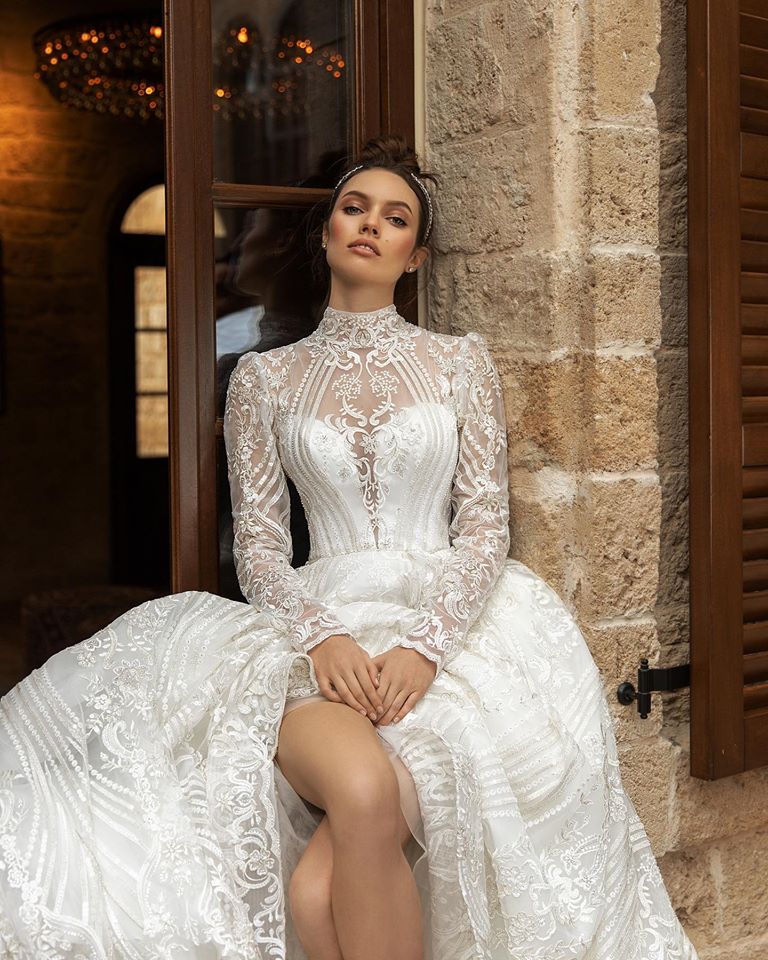 Brudekjoler med hj hals fra Weddingdeluxe